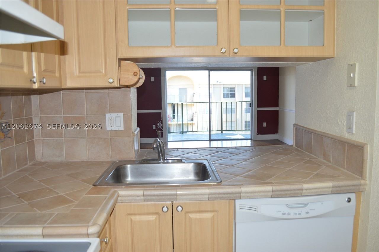 9320 Fontainebleau Blvd #609 - Photo 7 of 20