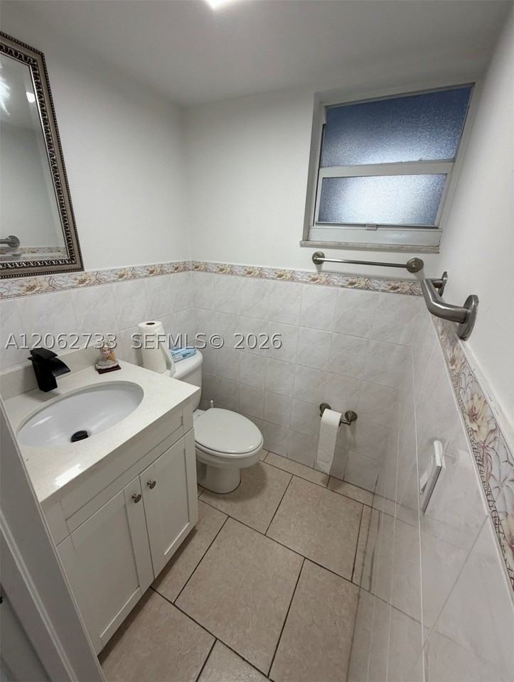 310 Fontainebleau Blvd #206 - Photo 5 of 14