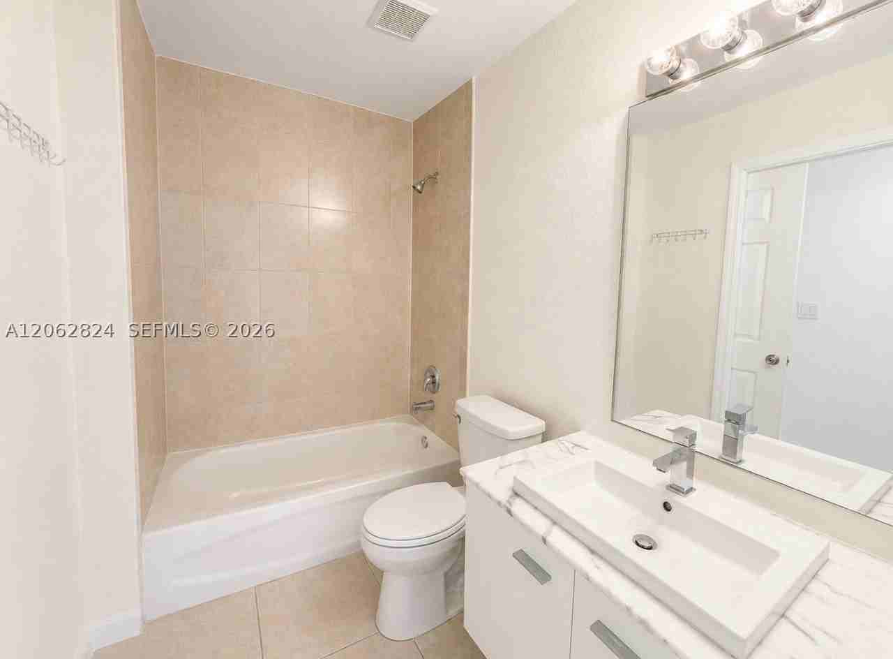 3864 Sw 48th Ave #3864 - Photo 4 of 10