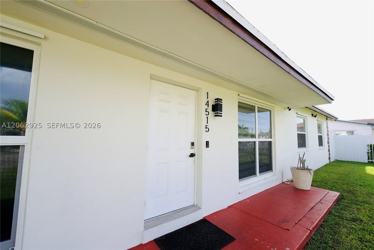 14515 Sw 105th Ct #0 - Photo 3 of 19