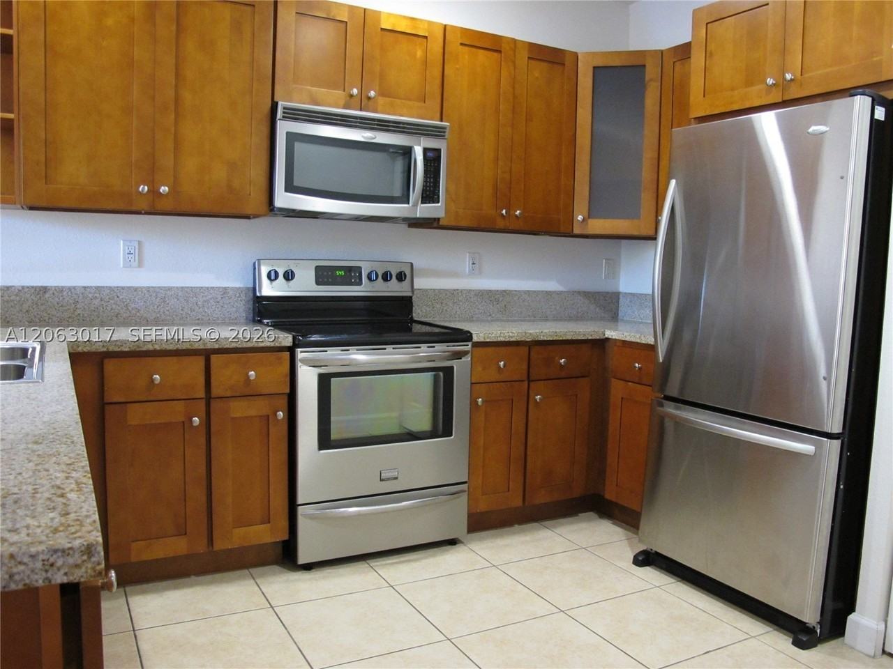 10716 Nw 76th Ln - Photo 5 of 17