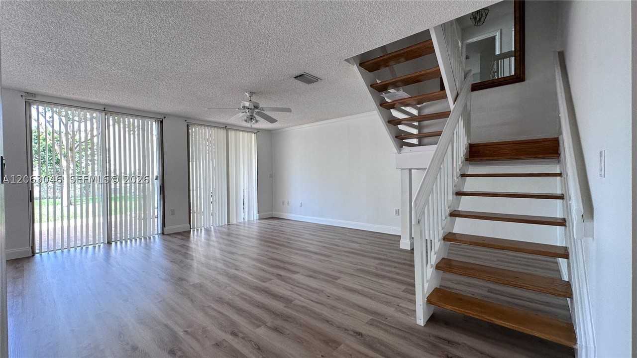 9781 Nw 45th Ln - Photo 3 of 33