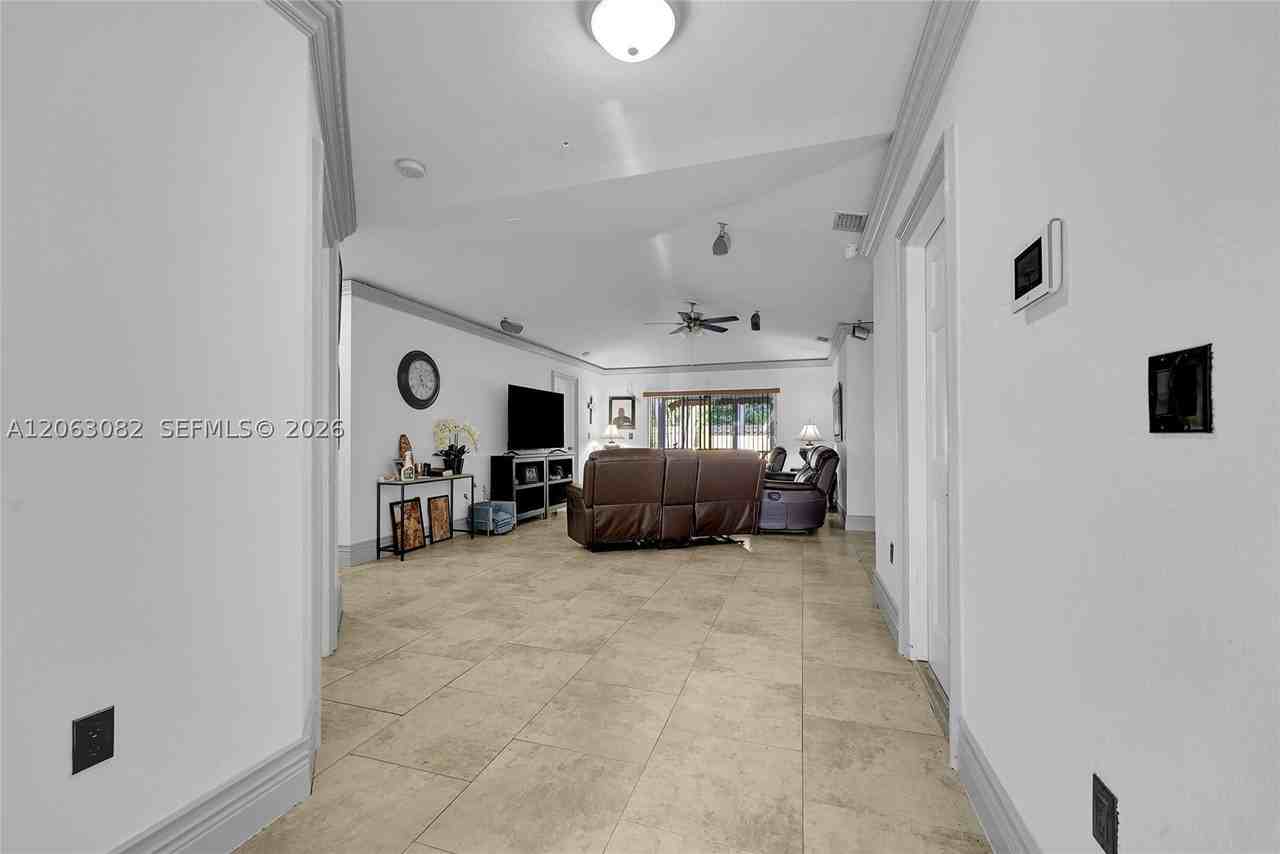 5520 Nw 49th Ave #5520 - Photo 6 of 27