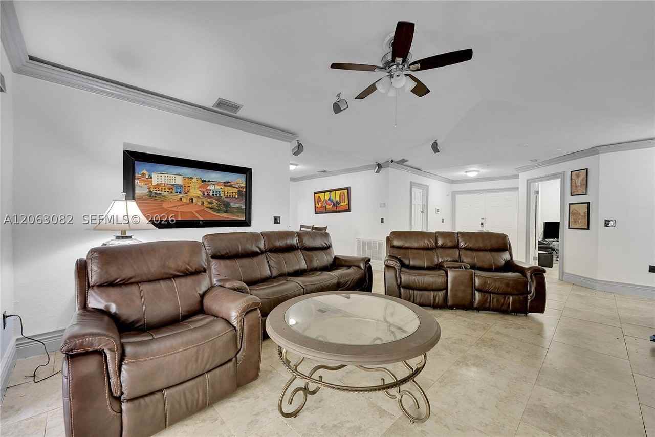 5520 Nw 49th Ave #5520 - Photo 7 of 27