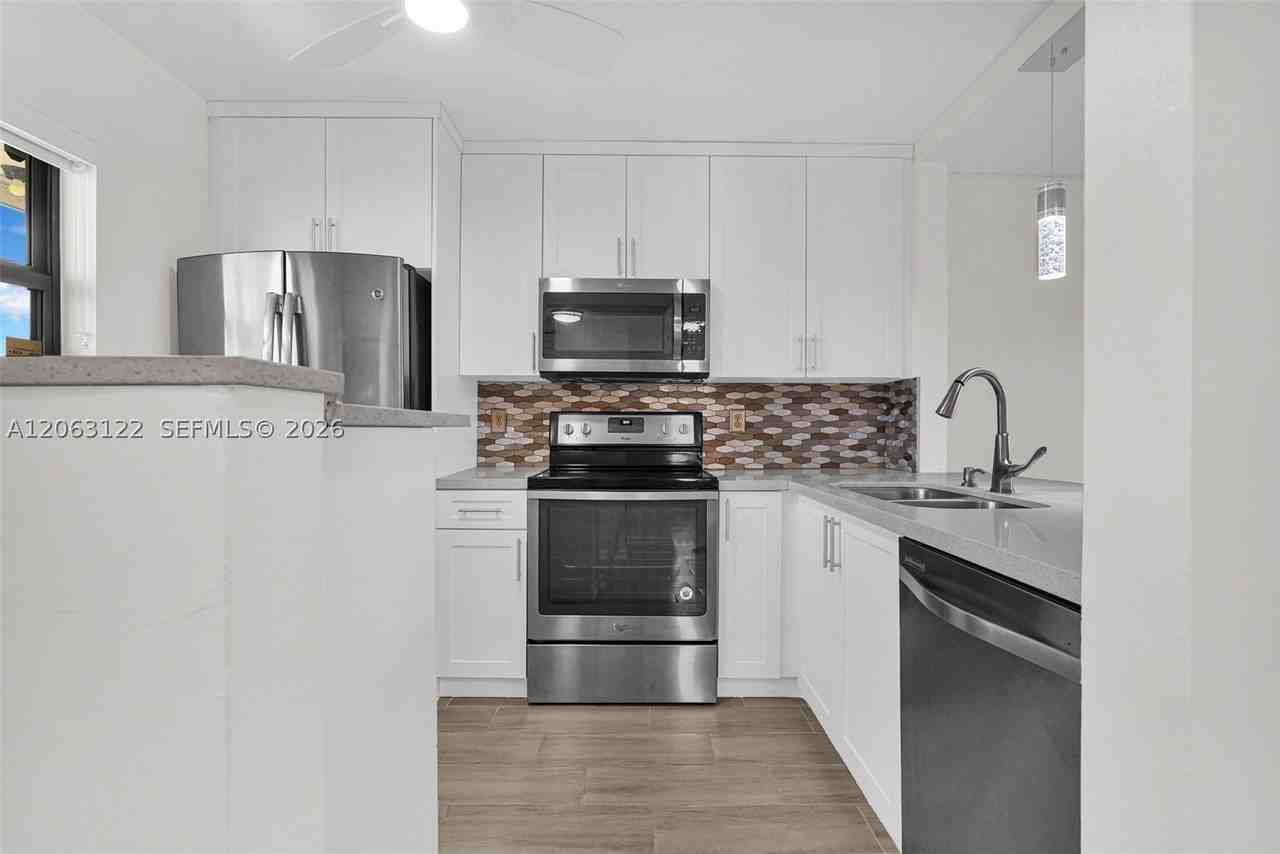 7142 Golf Colony Ct #206 - Photo 6 of 37