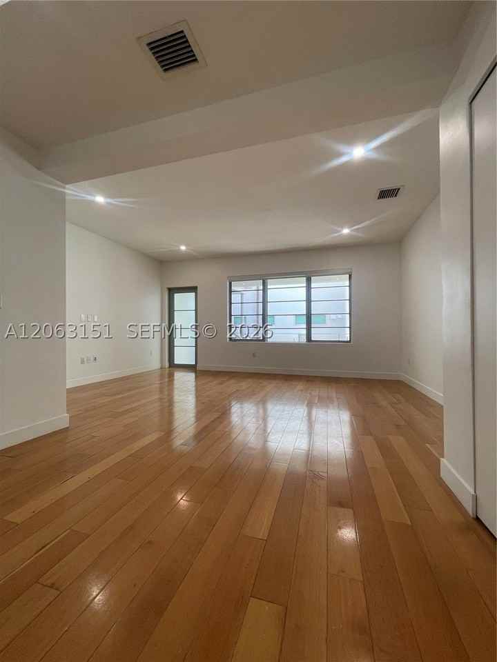 2021 Meridian Ave #12 - Photo 4 of 45