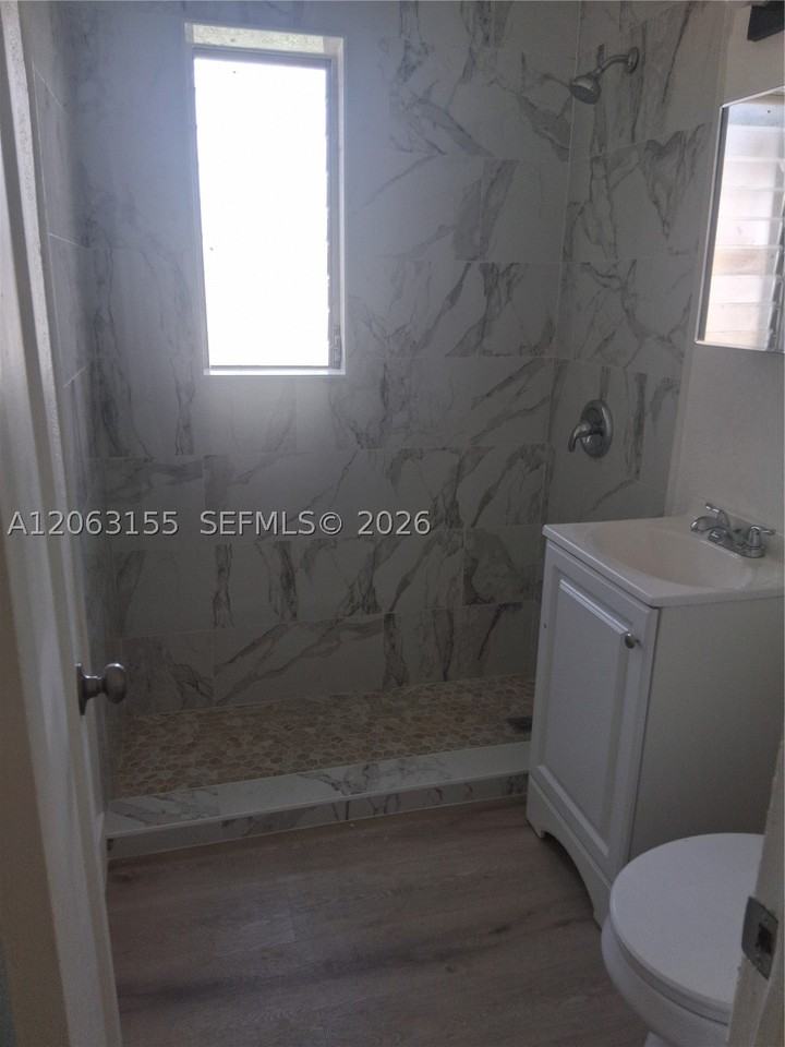 250 Nw 191st St #250 - Photo 7 of 13