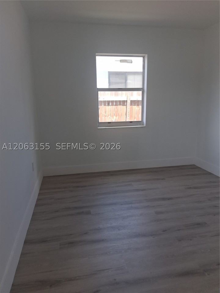 250 Nw 191st St #250 - Photo 7 of 17