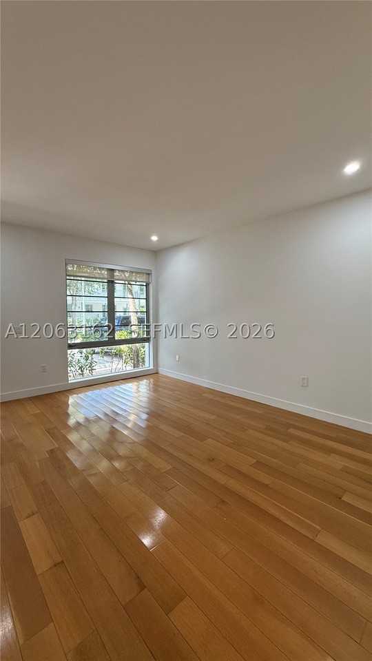 2031 Meridian Ave #4 - Photo 3 of 21
