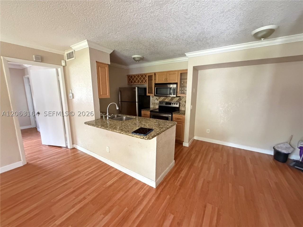 721 Nw 104th Ave #101 - Photo 3 of 22