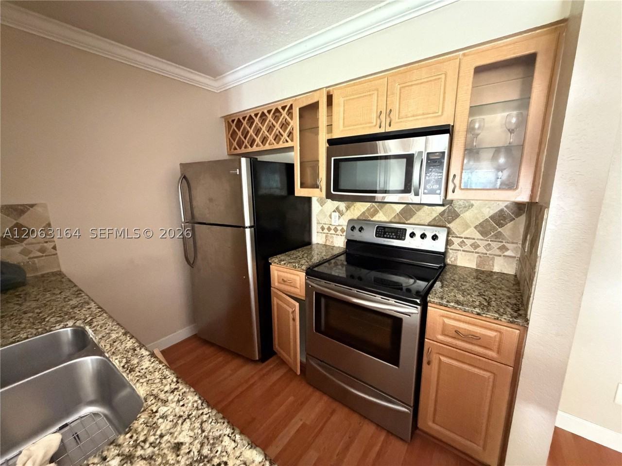 721 Nw 104th Ave #101 - Photo 5 of 22