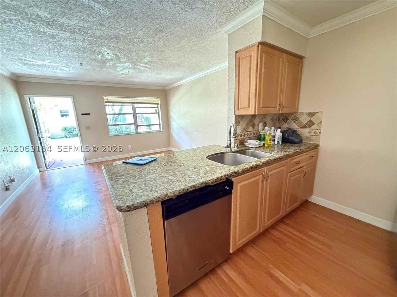 721 Nw 104th Ave #101 - Photo 6 of 22