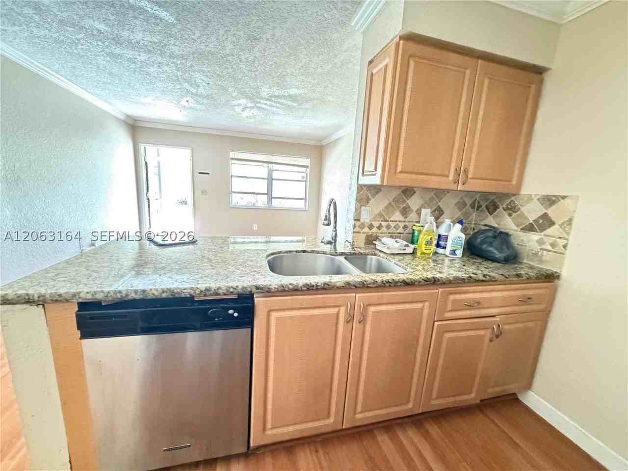 721 Nw 104th Ave #101 - Photo 7 of 22