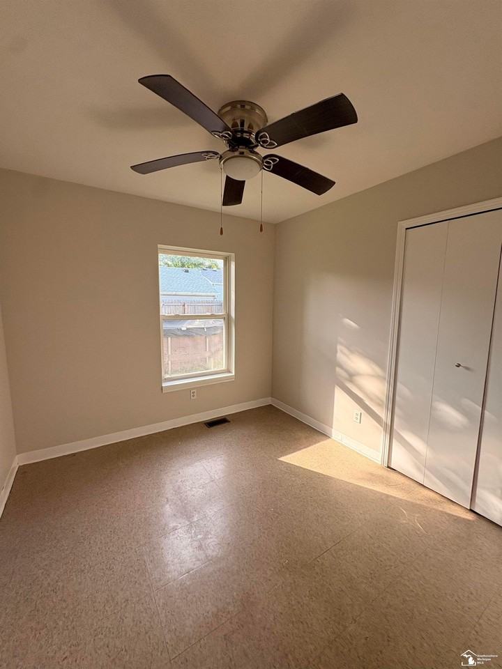 503 W 8th St - Photo 4 of 16