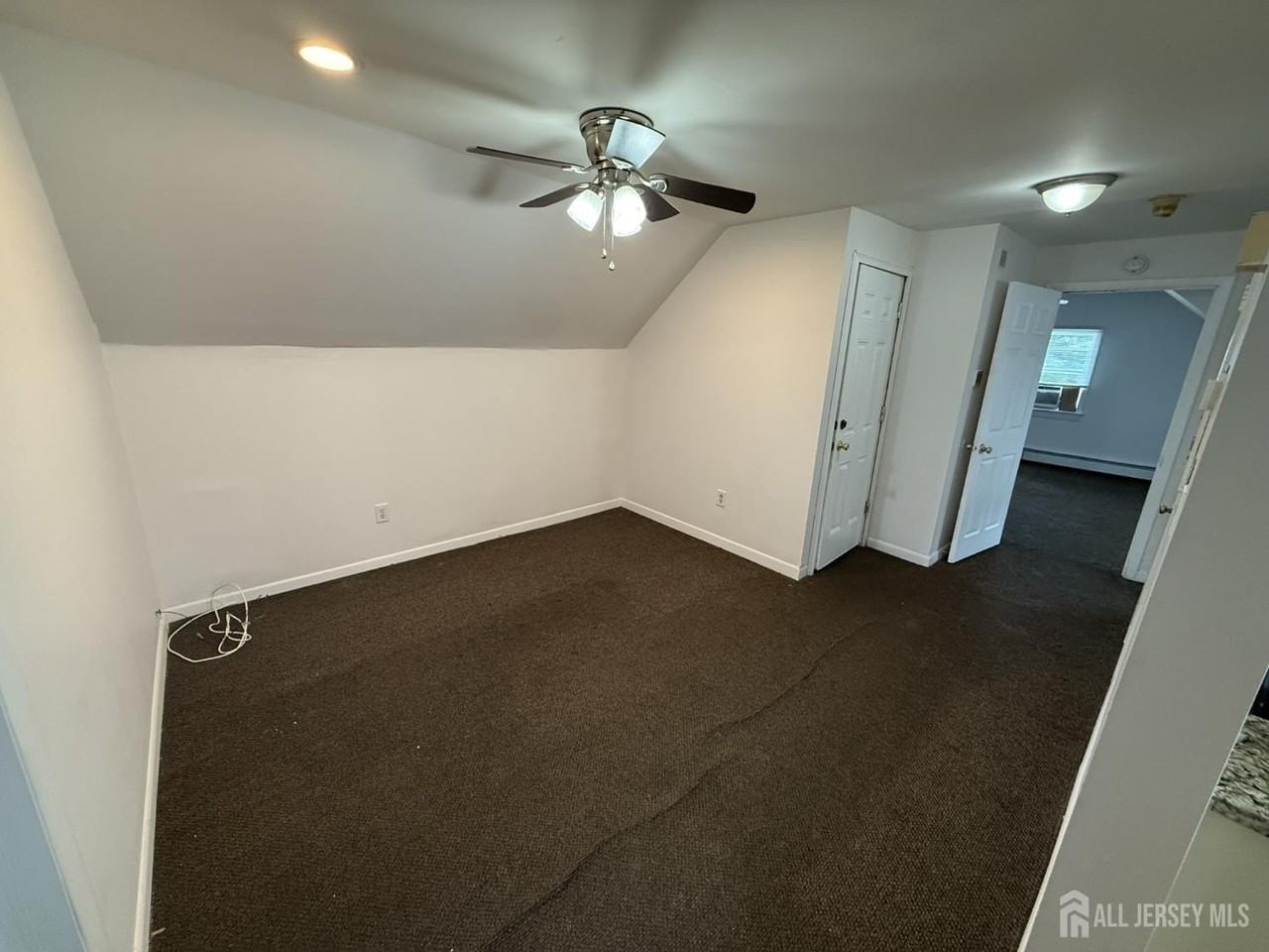 104 S Hyde Ave #2 - Photo 3 of 10