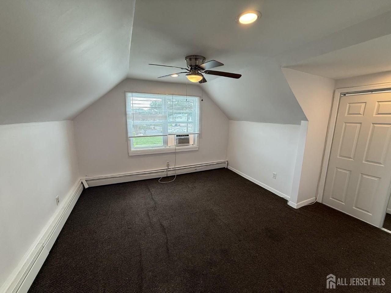 104 S Hyde Ave #2 - Photo 4 of 10