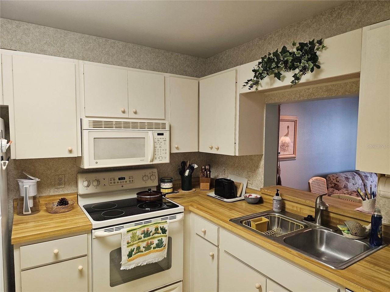 586 Lakeside Dr #586 - Photo 7 of 26