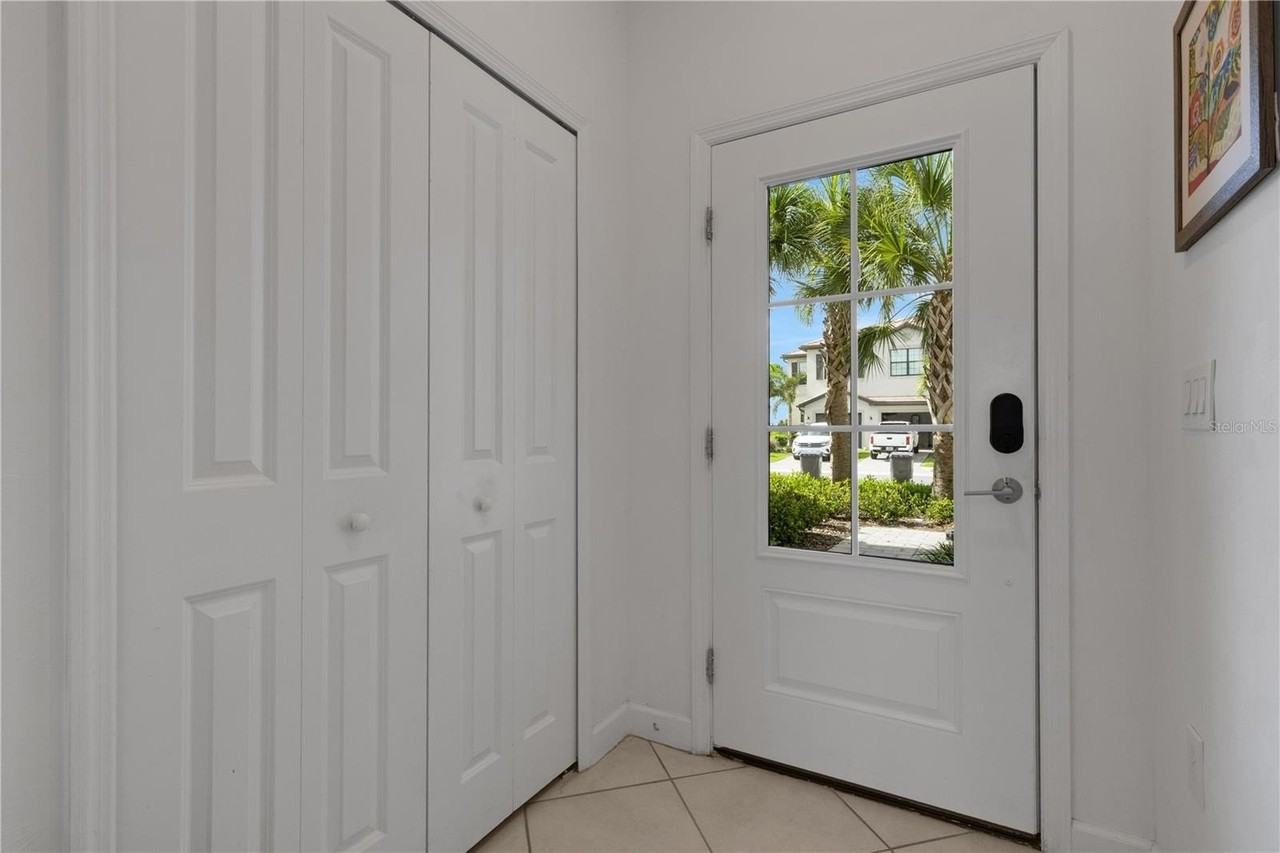 15227 Sunny Day Dr - Photo 2 of 26