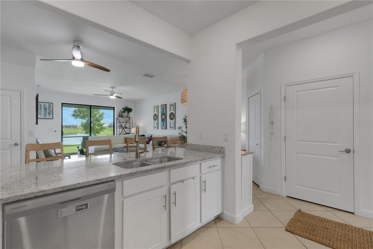 15227 Sunny Day Dr - Photo 6 of 26