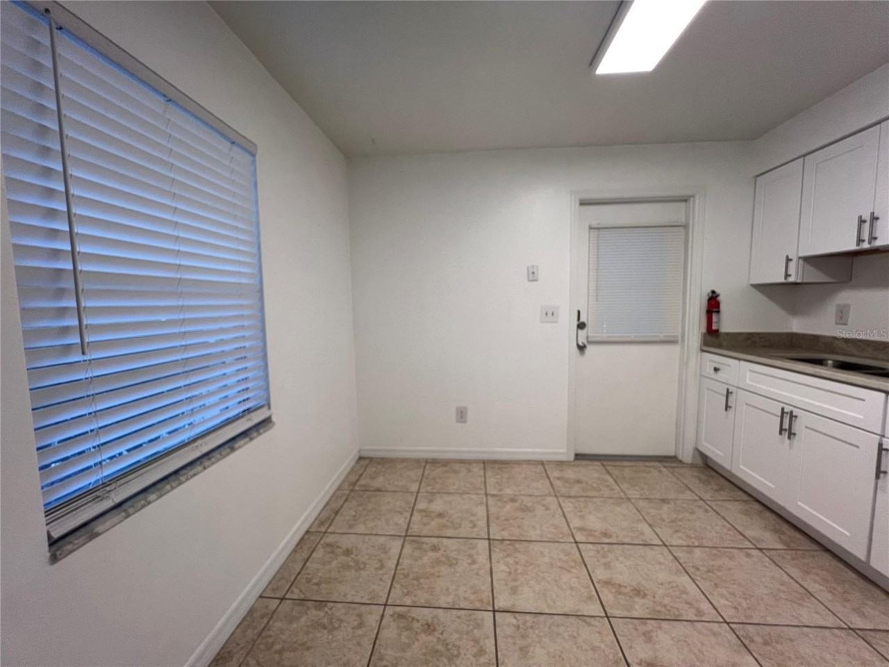 1238 Woodmere Dr - Photo 5 of 12