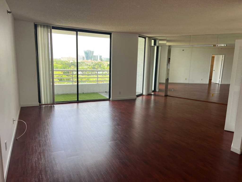3300 Northeast 192 Street - 803Apt 803 #803 - Photo 6 of 27