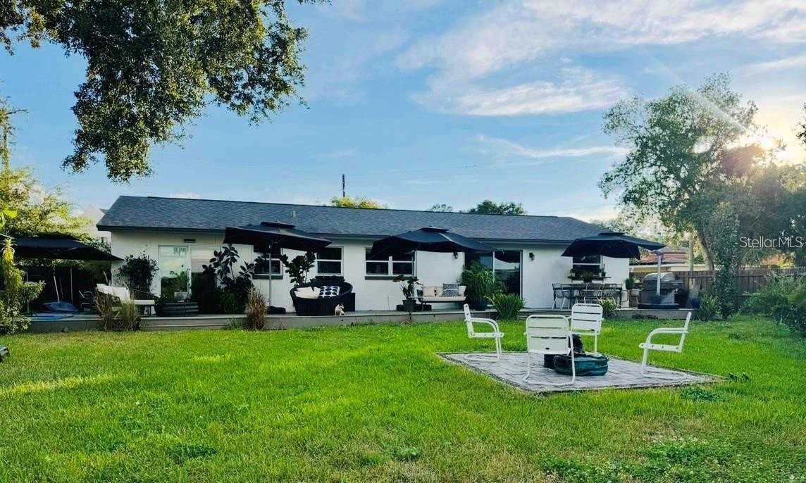 1815 Barker Dr - Photo 2 of 50