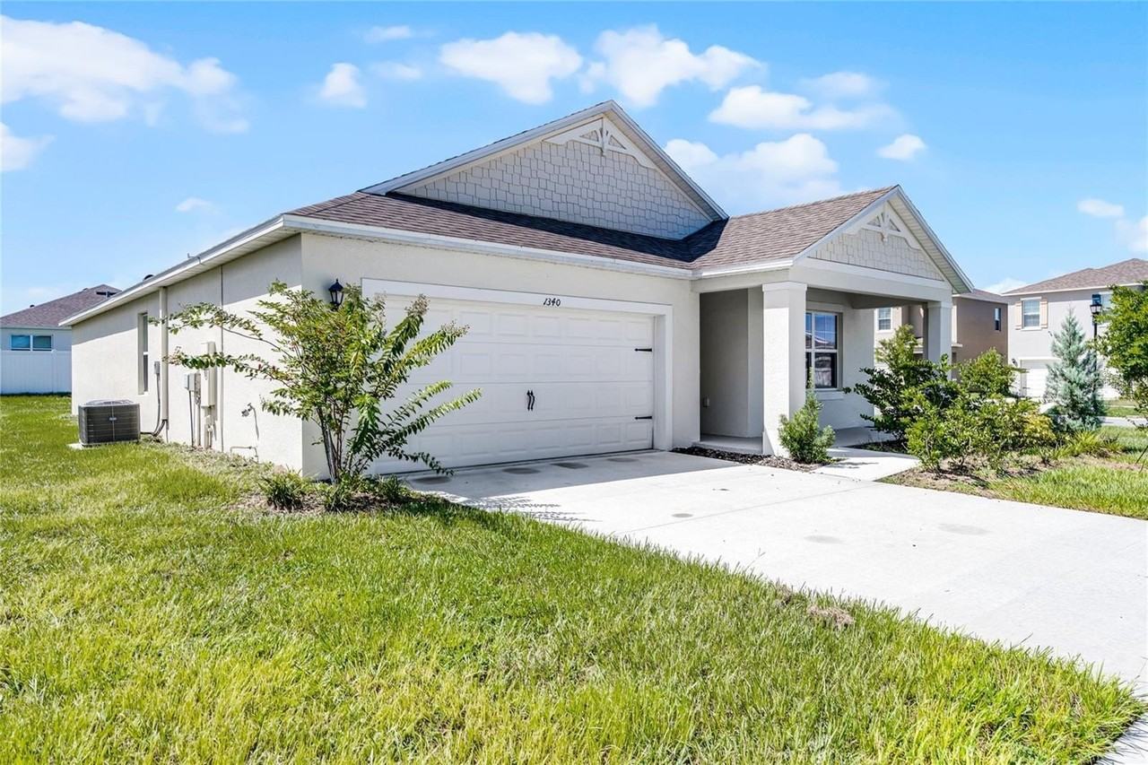 1340 Daisy Field Dr - Photo 2 of 20