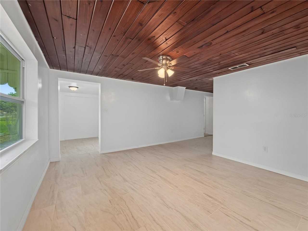 2848 W Harwood St - Photo 7 of 22