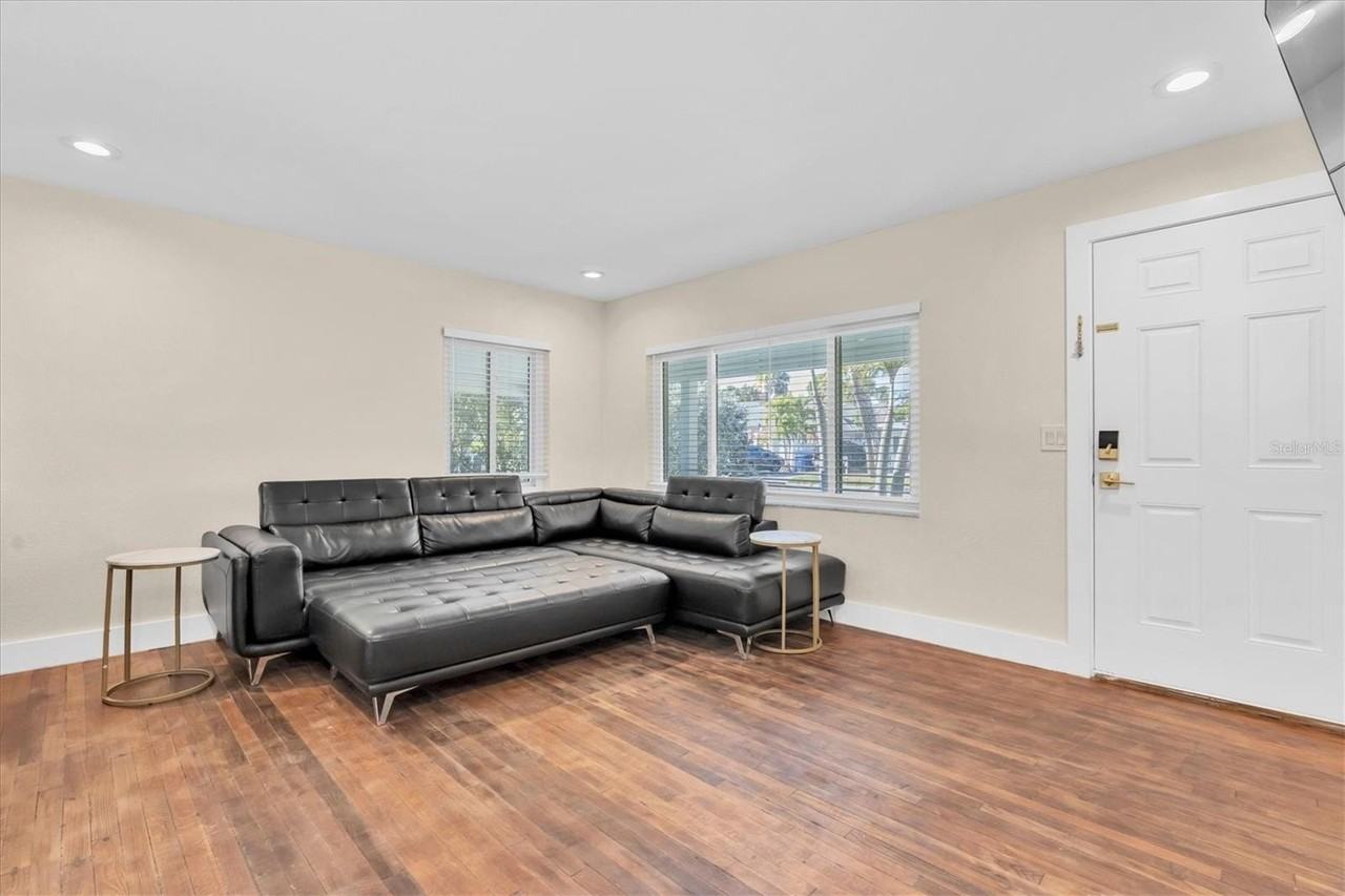 518 77th Ave - Photo 5 of 39