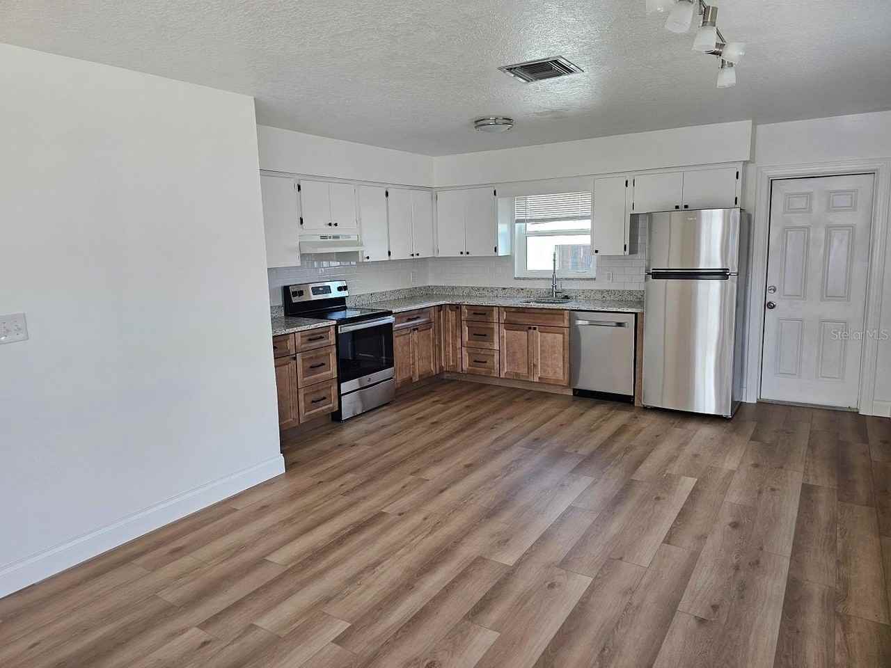 175 174th Terrace Dr E #2 - Photo 4 of 24