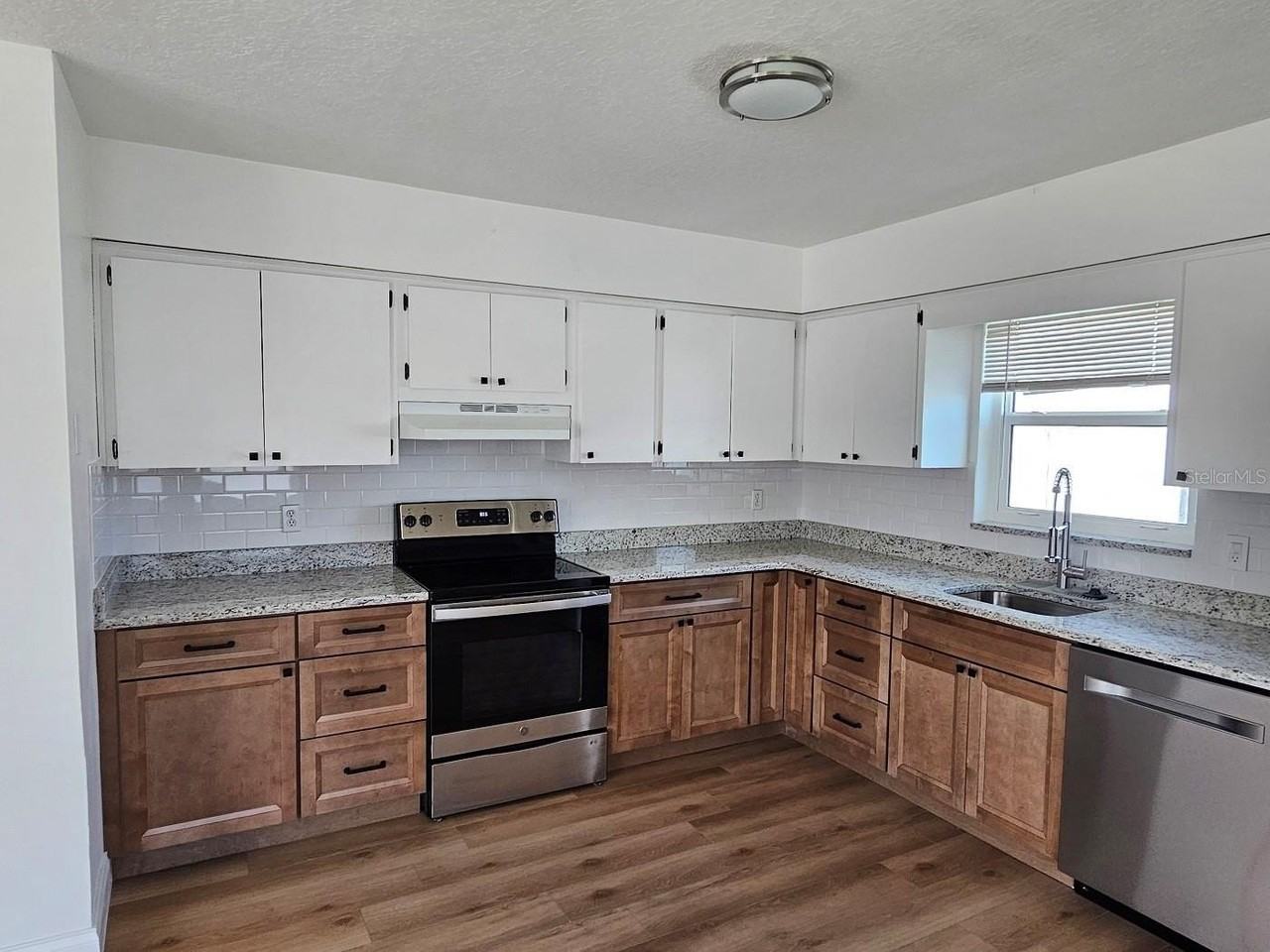 175 174th Terrace Dr E #2 - Photo 6 of 24