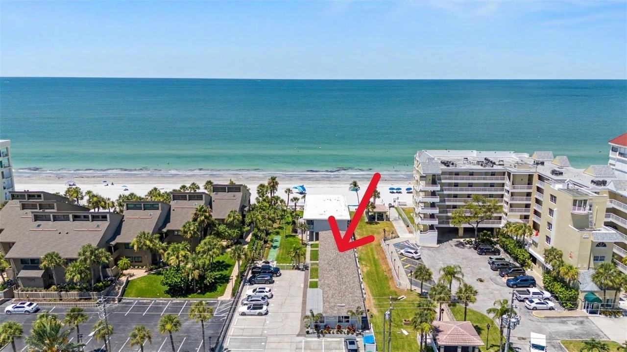 16850 Gulf Blvd #4 - Photo 4 of 29