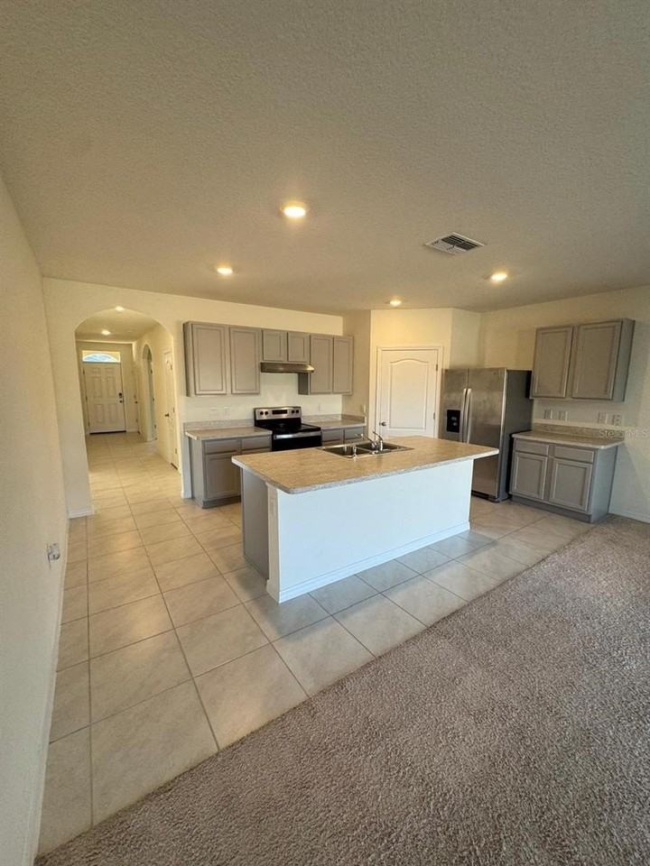 528 Boardwalk Ave - Photo 7 of 19