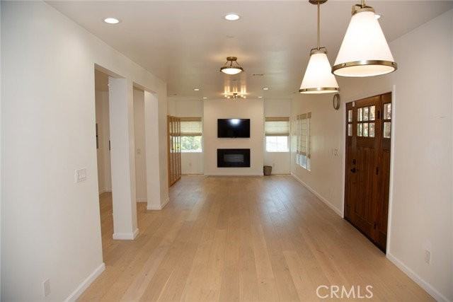 448 Linwood Ave - Photo 4 of 8