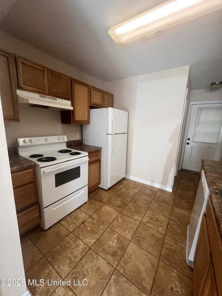 1334 Foxwood Pl - Photo 4 of 4