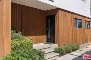 621 1/2 N Mariposa Ave - Photo 3 of 8