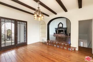 2030 Vine St - Photo 6 of 8