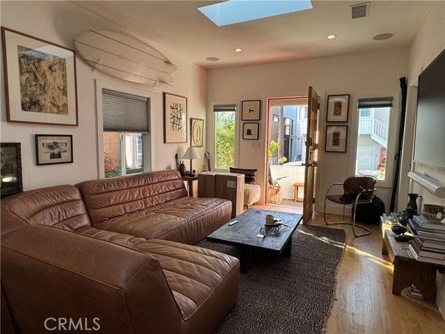 140 31st St - Photo 3 of 8