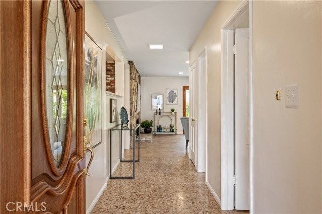 1557 Granvia Altamira - Photo 4 of 8