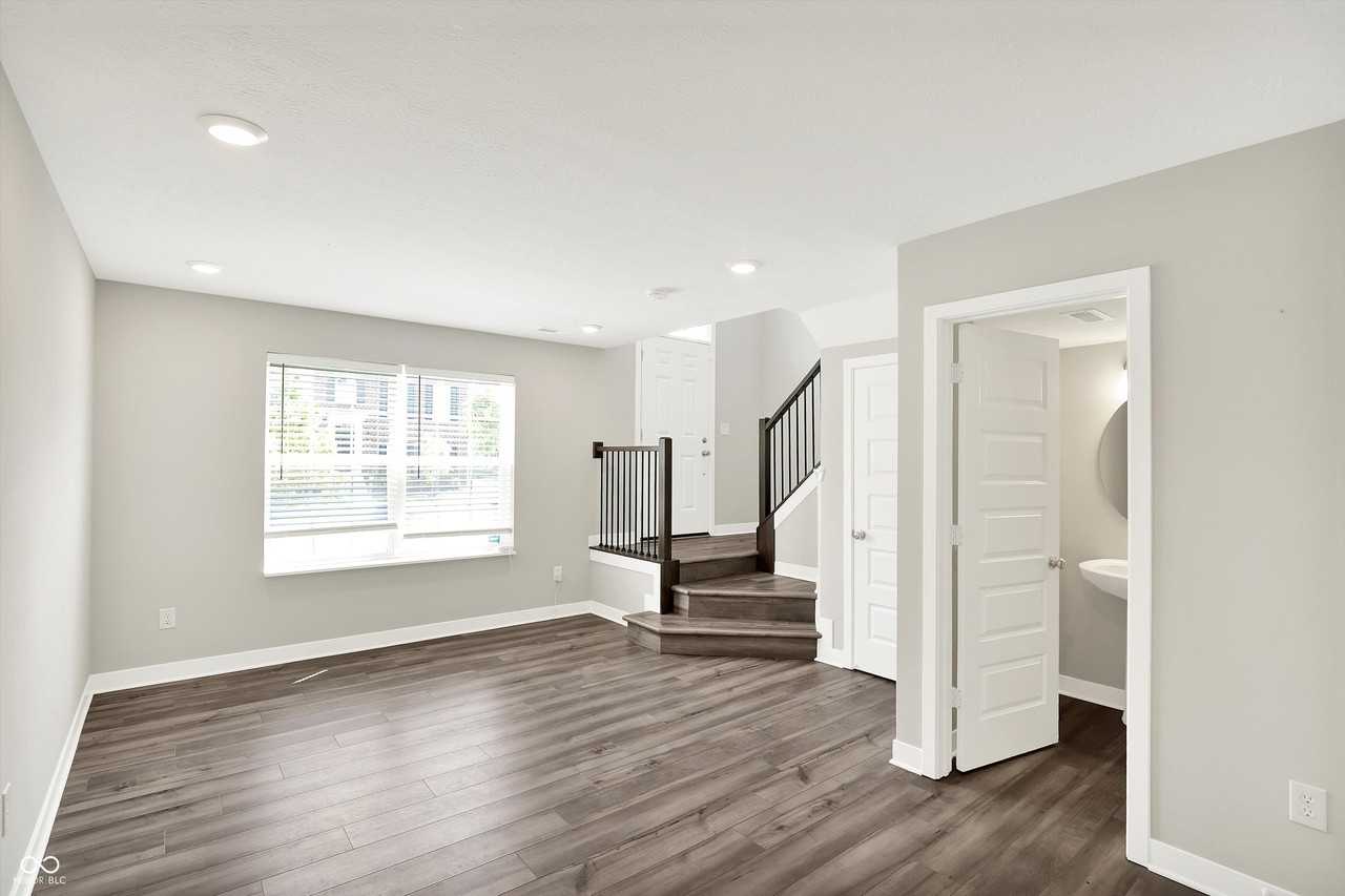 7006 Equality Blvd - Photo 6 of 40
