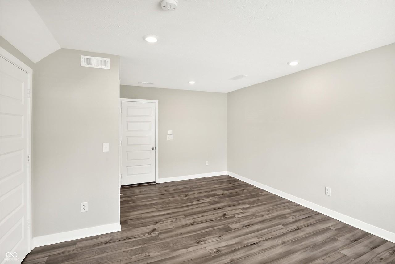 7006 Equality Blvd - Photo 7 of 40