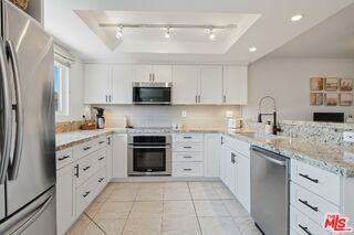 2112 Warfield Ave #9 - Photo 2 of 5