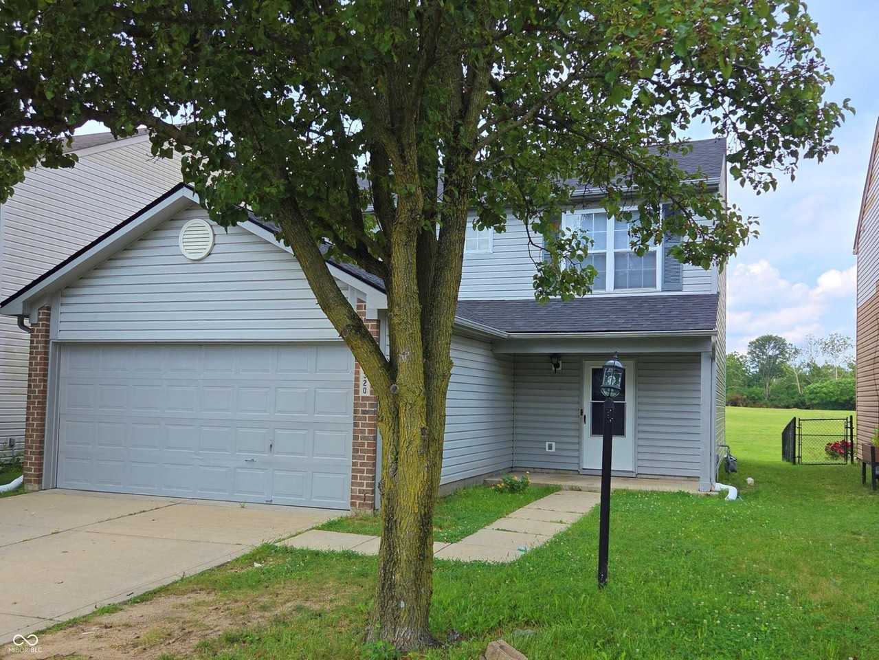 4320 Village Bend Ln - Photo 3 of 29