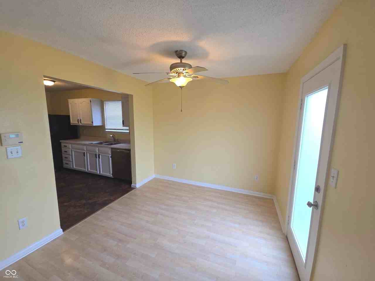 4320 Village Bend Ln - Photo 7 of 29