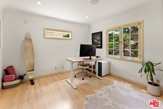 708 Westbourne Dr - Photo 4 of 8