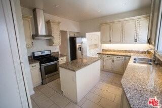 1210 S La Jolla Ave - Photo 2 of 8