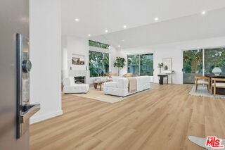 613 Westmount Dr - Photo 3 of 8