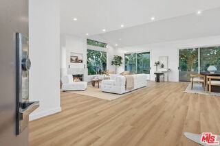 613 Westmount Dr - Photo 4 of 8