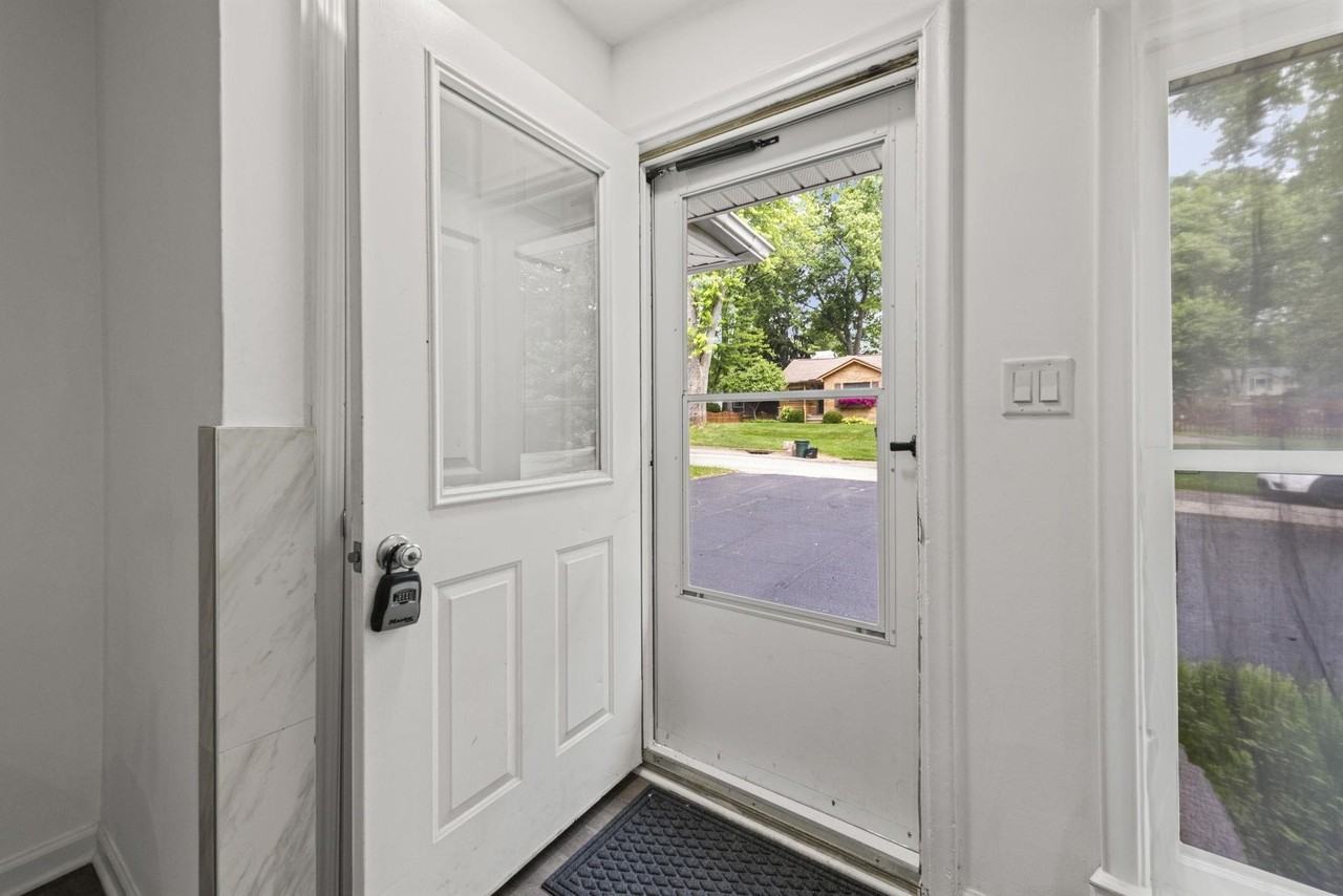 6777 Dandison Blvd - Photo 5 of 50