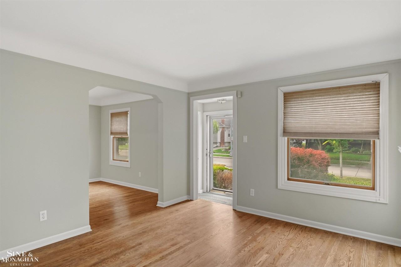 1602 Anita Ave - Photo 6 of 37